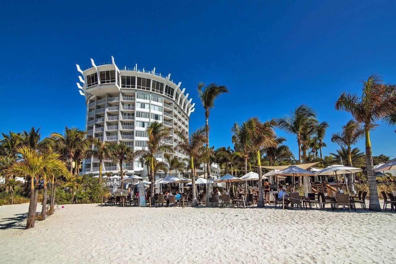 Bellwether Beach Resort St. Pete Beach Exterior foto