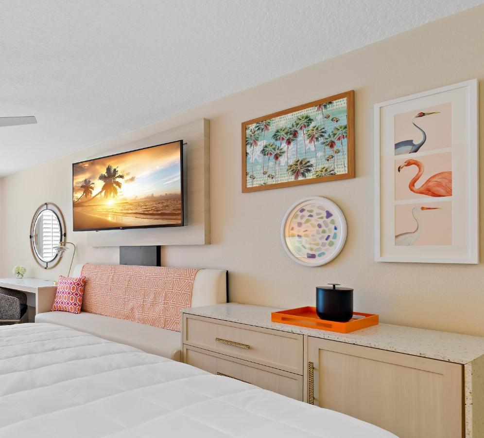 Bellwether Beach Resort St. Pete Beach Exterior foto
