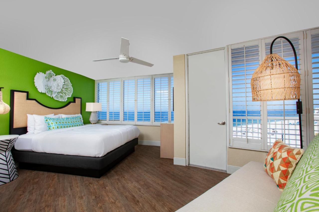 Bellwether Beach Resort St. Pete Beach Exterior foto